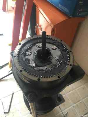 白暢安裝WARN絞盤及絞盤的維護保養(yǎng) 清潔用金屬墊的要點